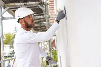 Comment prolonger la durée de vie de vos façades grâce à un entretien régulier