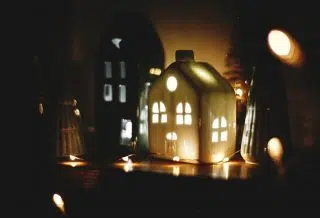 maison de Noël miniature lumineuse